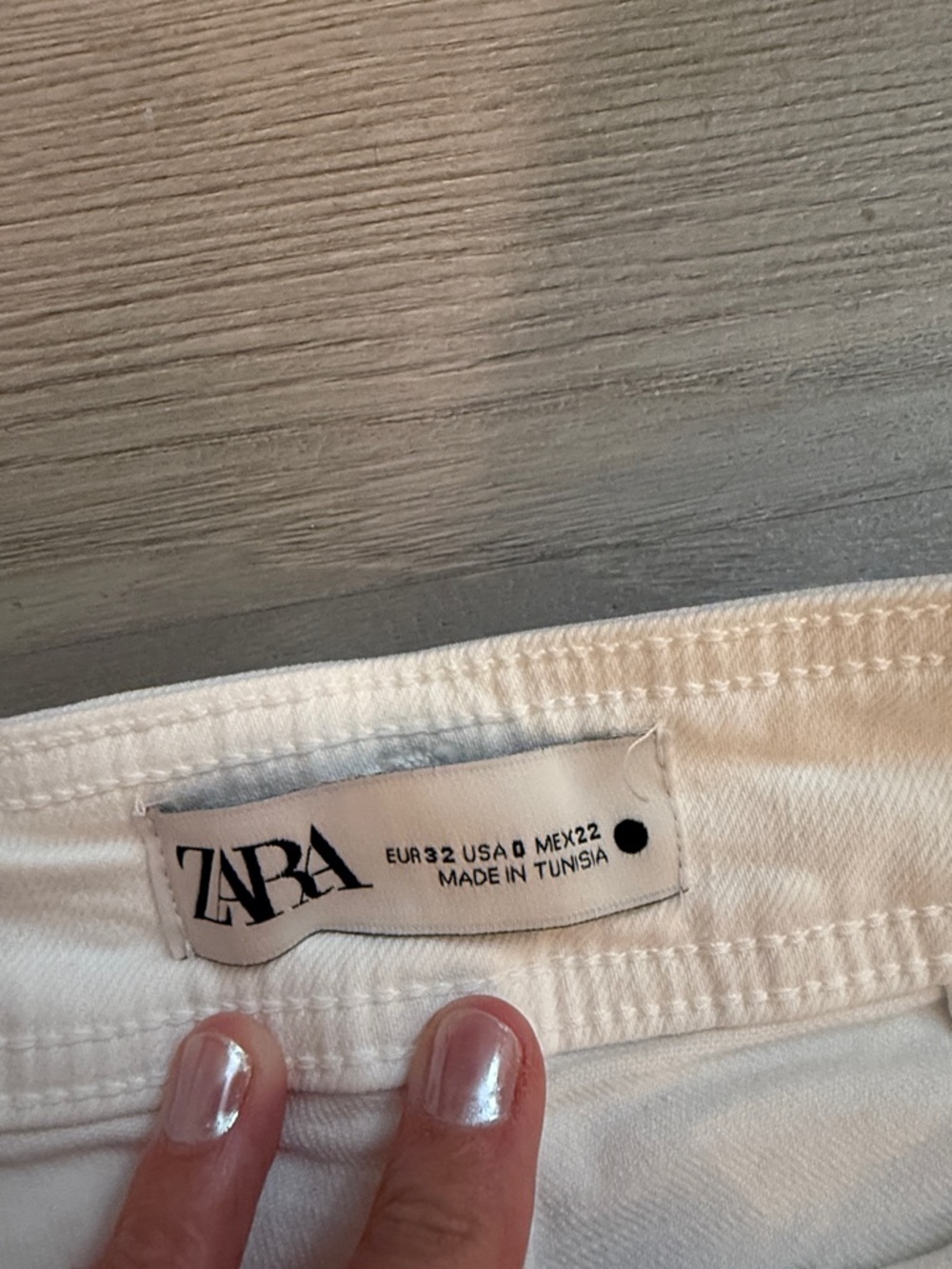 Zara Cream High-Rise Wide Leg Jeans with Frayed Hem - Picture 2 of 5